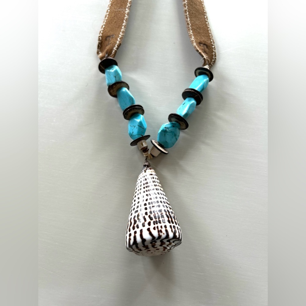 Twine & Twig beautiful shell necklace
